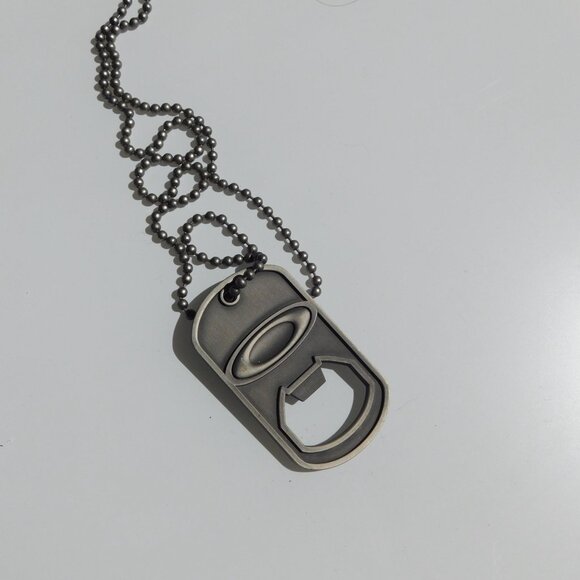 NEW RARE 2015 Oakley Dog Tag Bottle Opener - Picture 2 of 2